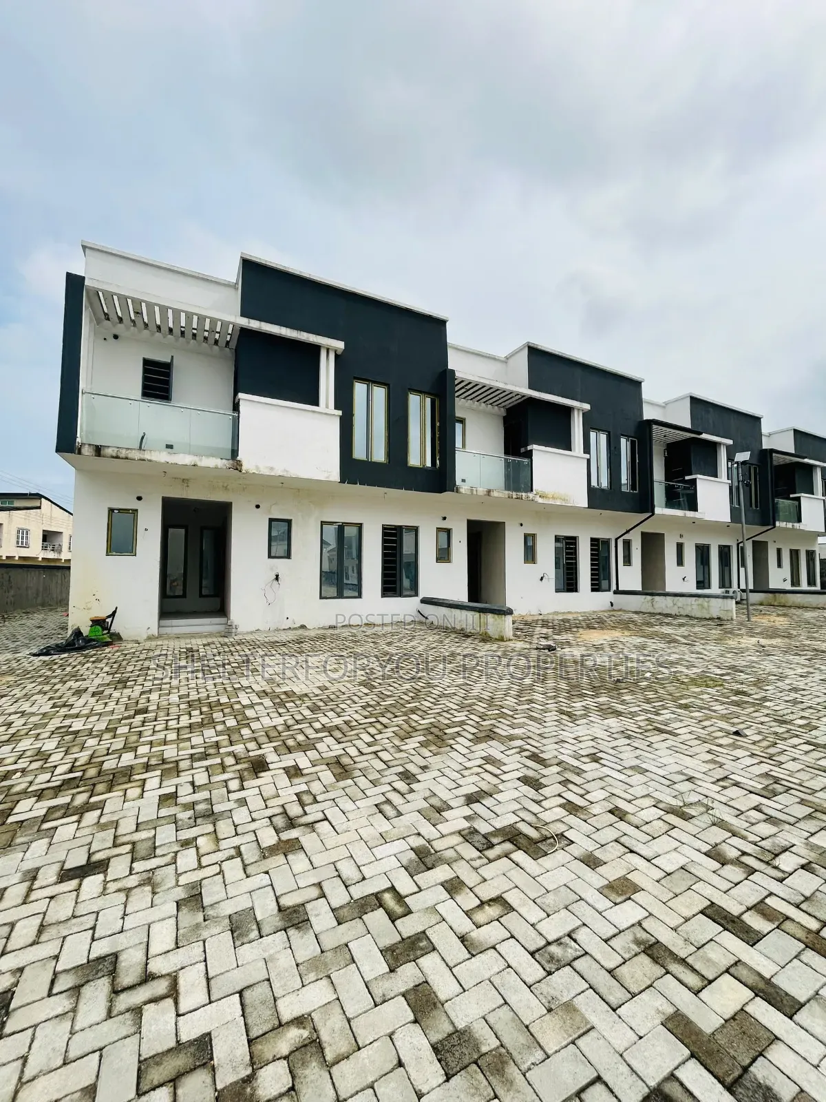3bdrm Duplex in Sangotedo for sale