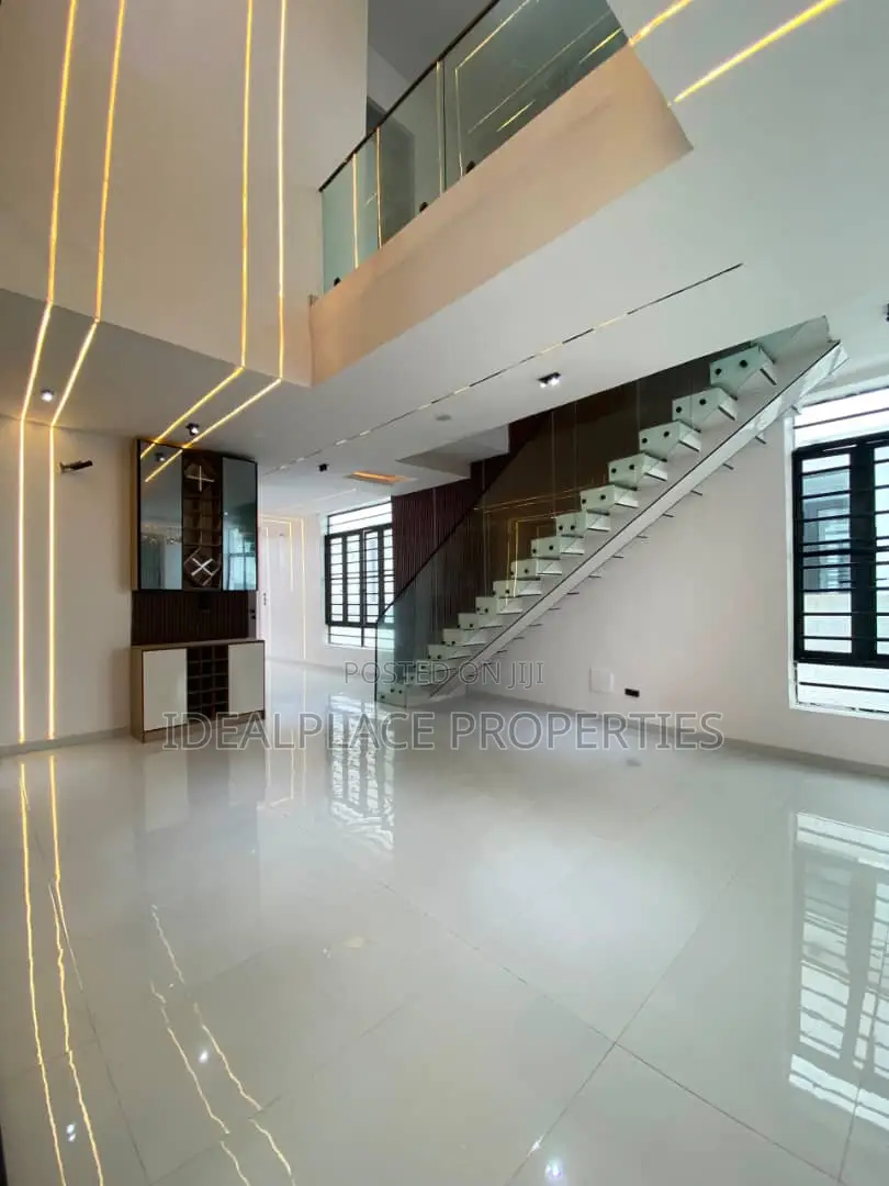 5bdrm Duplex in Lekki for sale