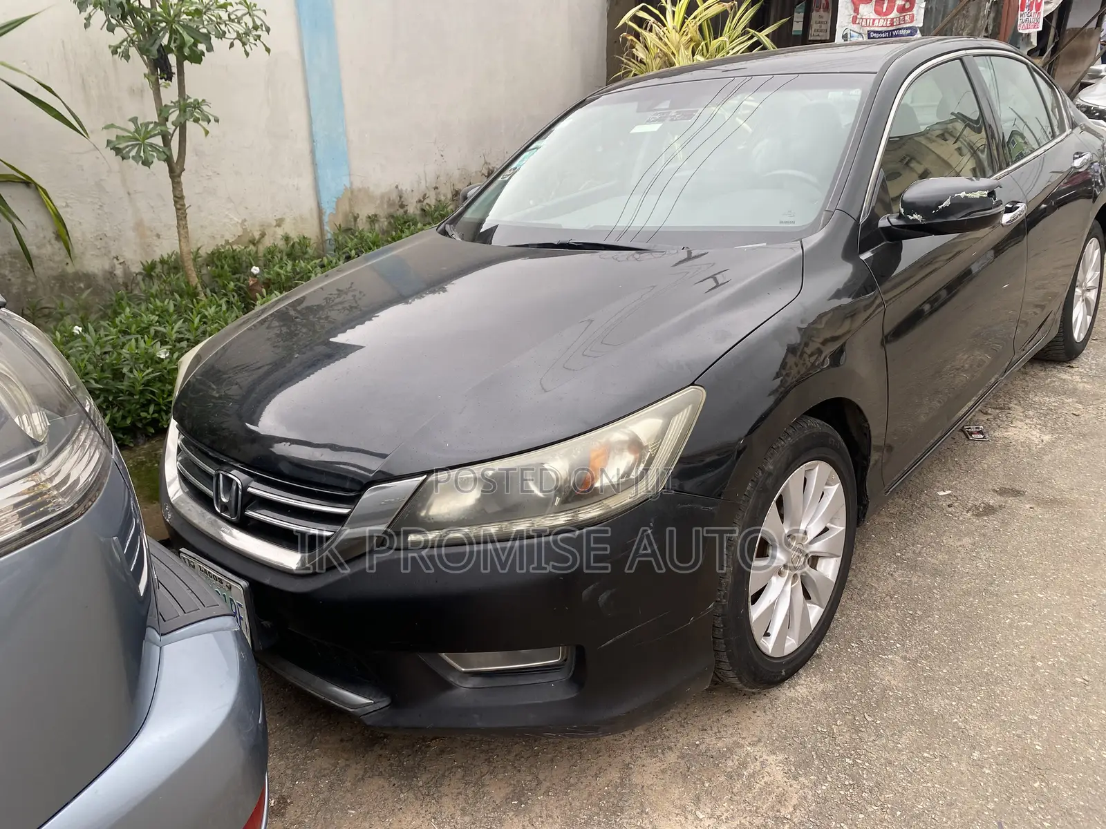 Honda Accord Touring 4dr Sedan FWD (3.5L 6cyl 6A) 2013 Black