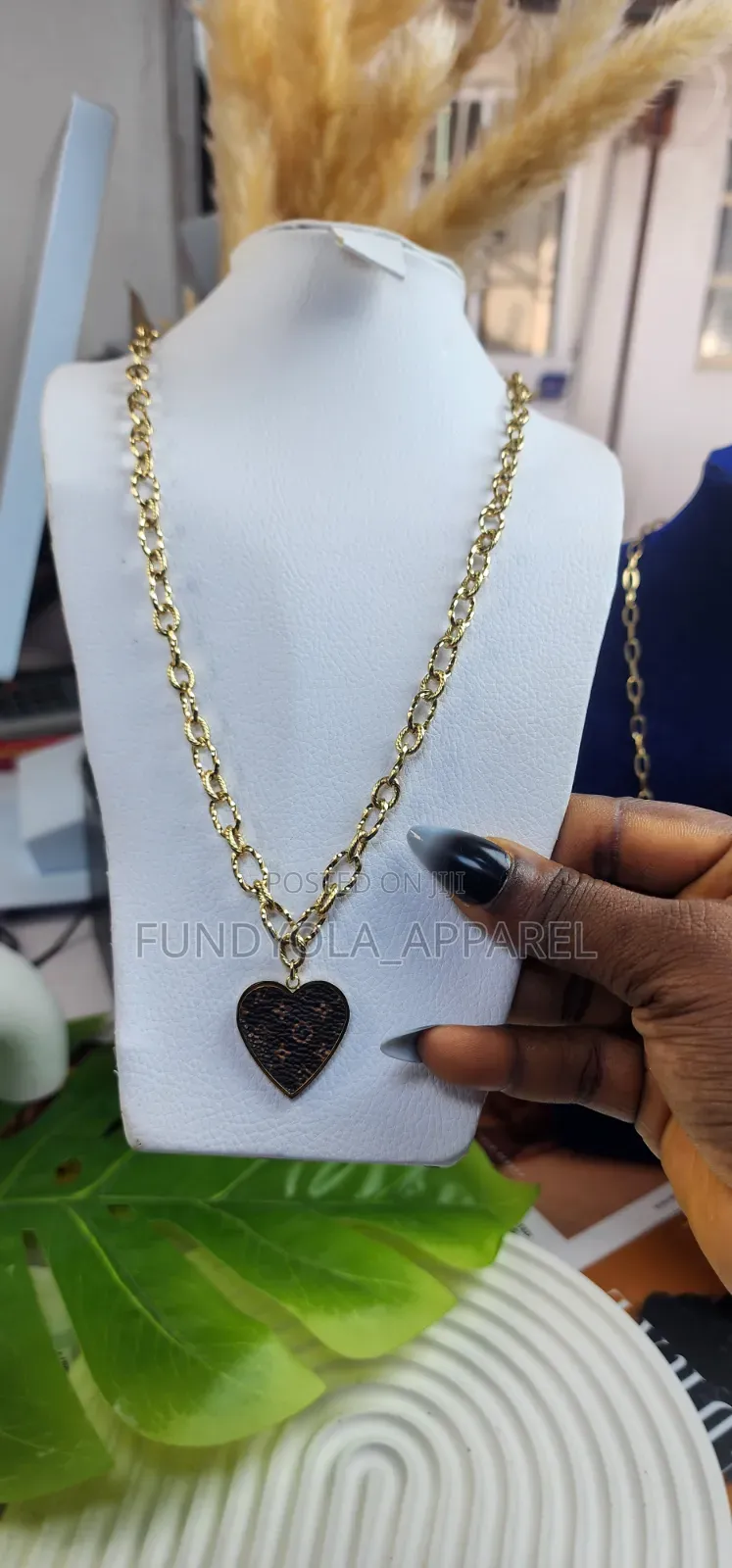 Vintage Luxe Heart Pendant Necklace