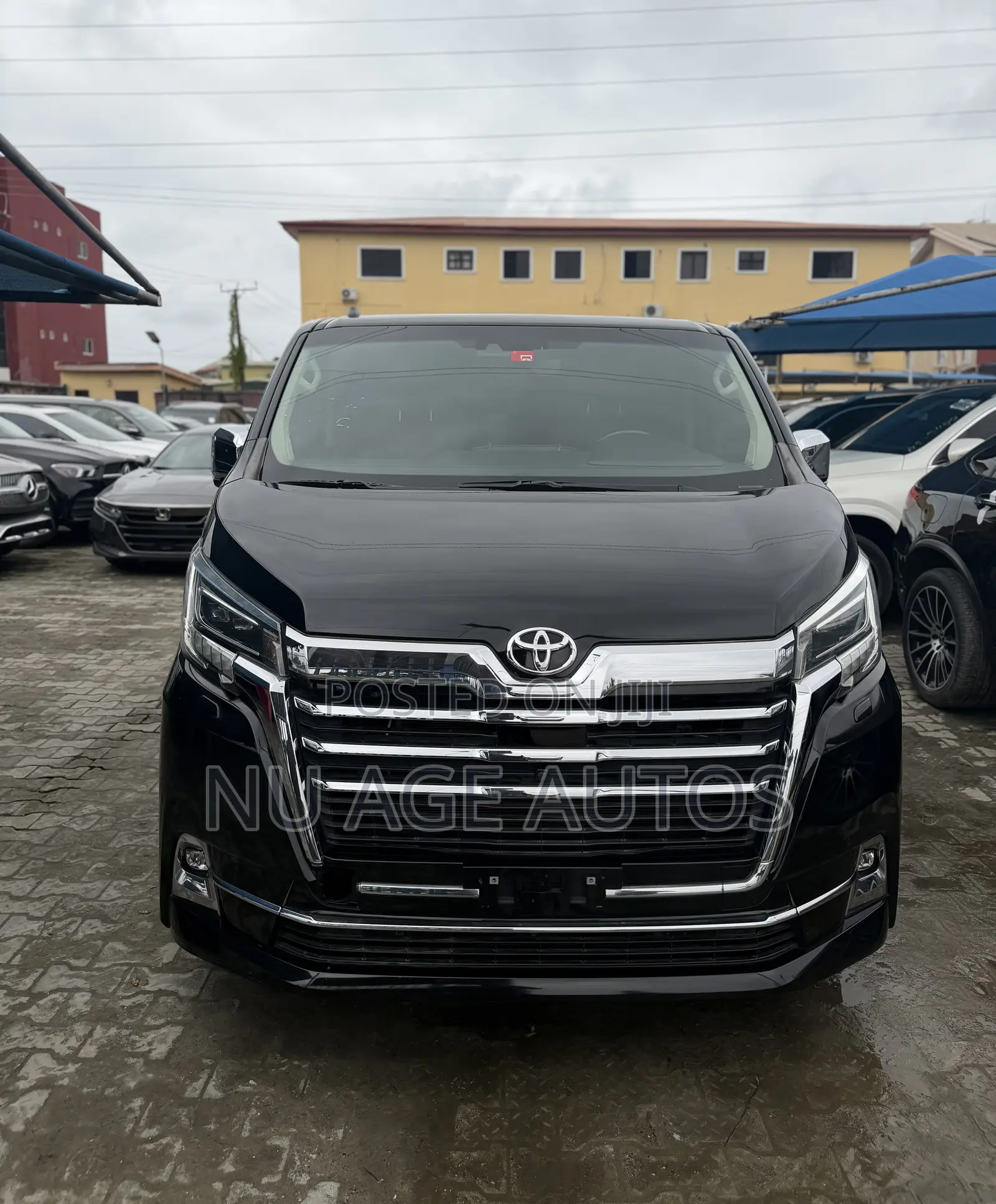Toyota Granvia Premium 3.5 V6 Petrol 6-Seater 2023 Black