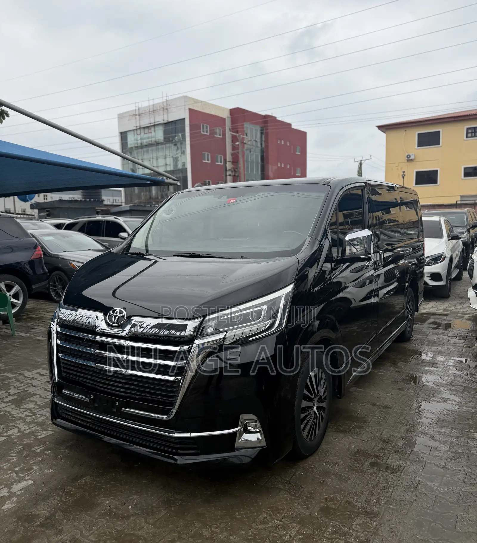 Toyota Granvia Premium 3.5 V6 Petrol 6-Seater 2023 Black