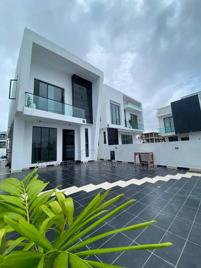 4bdrm Duplex in Lekki for sale