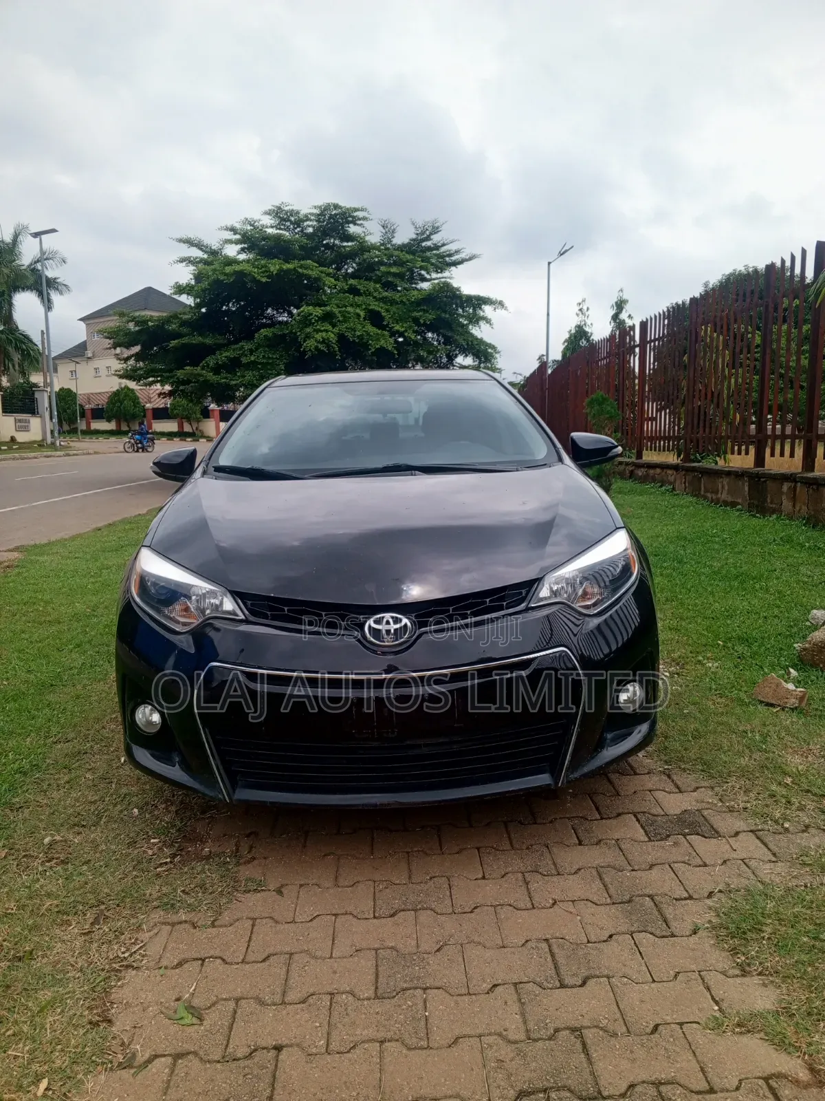 Toyota Corolla 2015 Black