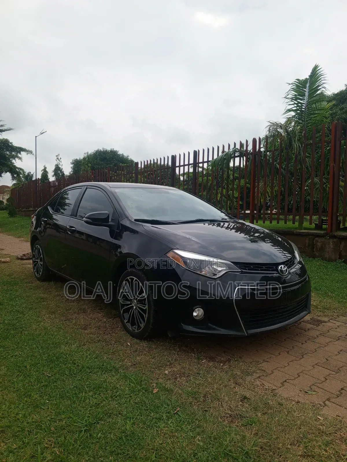 Toyota Corolla 2015 Black