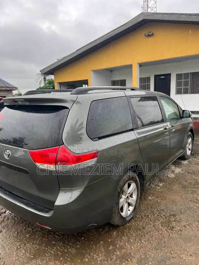 Toyota Sienna 2014 Gray