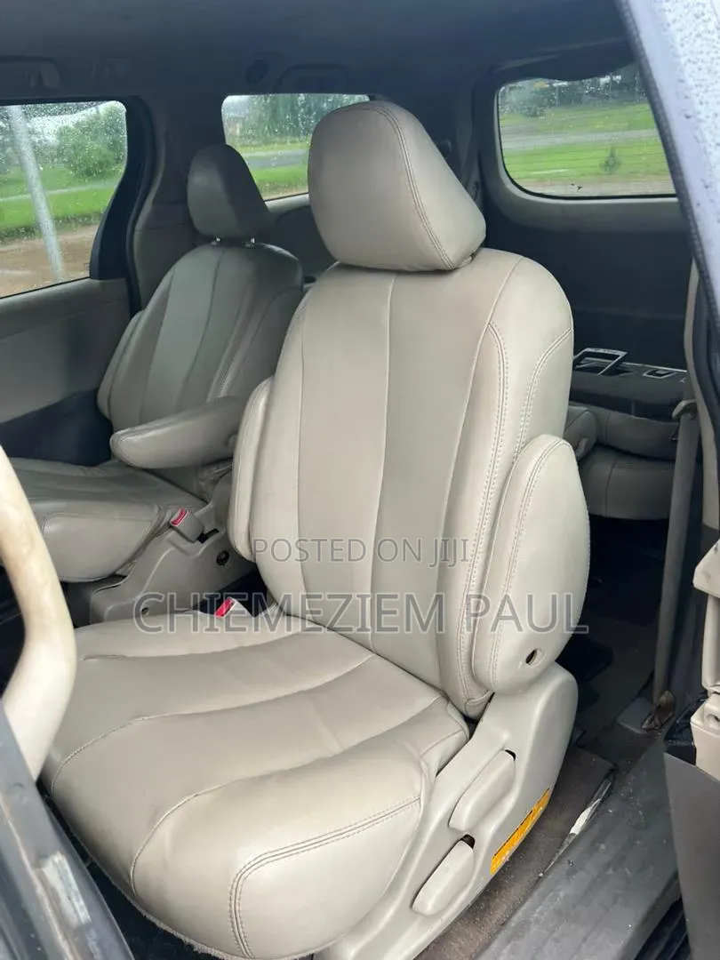 Toyota Sienna 2014 Gray