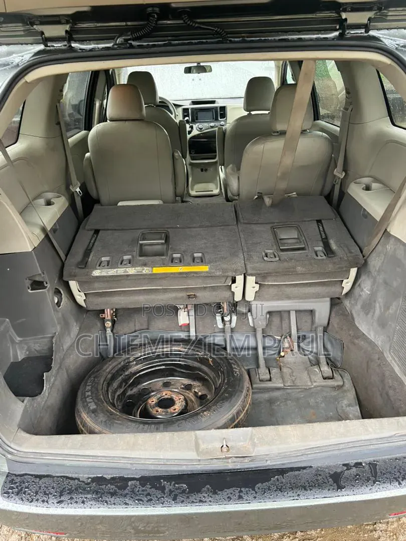 Toyota Sienna 2014 Gray