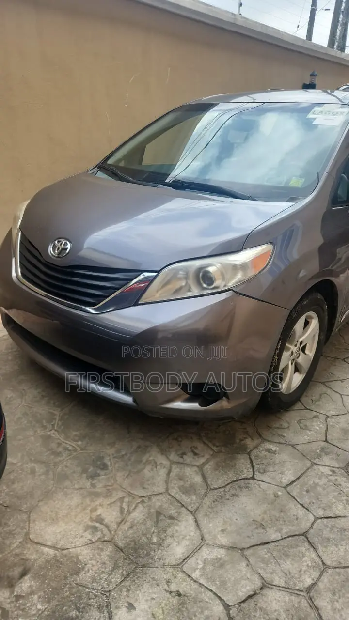 Toyota Sienna 2013 Gray