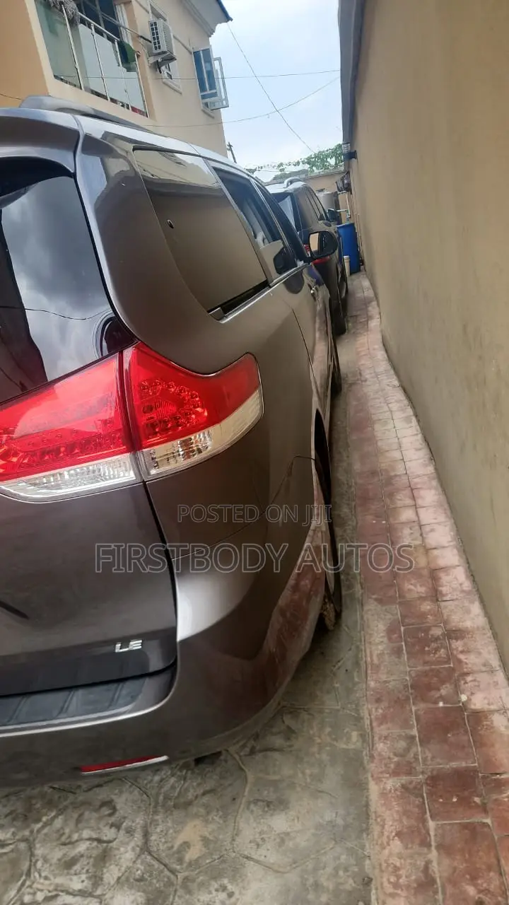 Toyota Sienna 2013 Gray