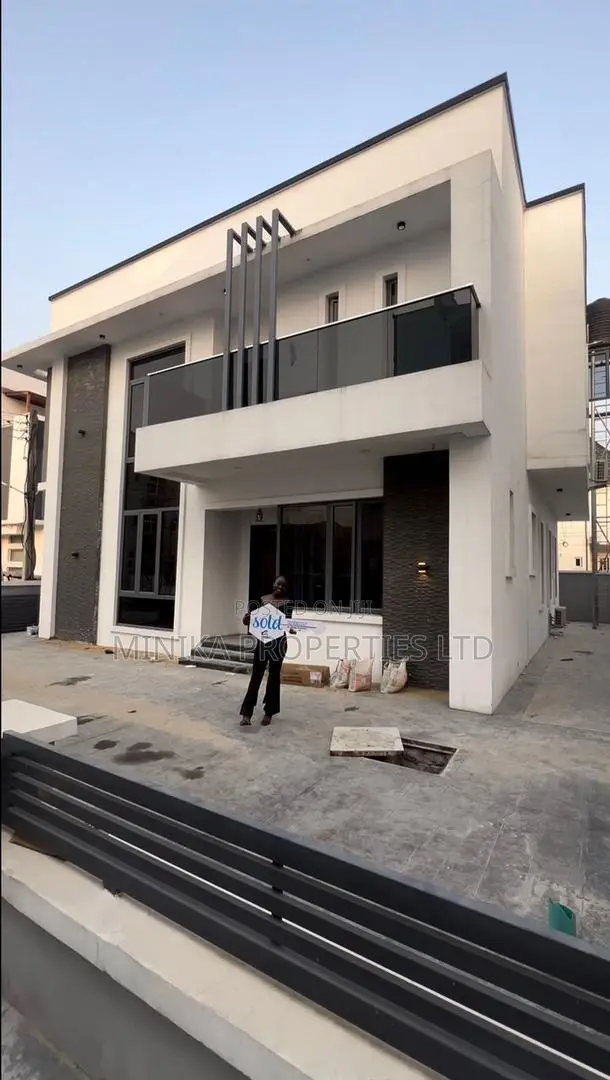 Furnished 5bdrm Duplex in Victoria Crest Iii, Ikota for rent