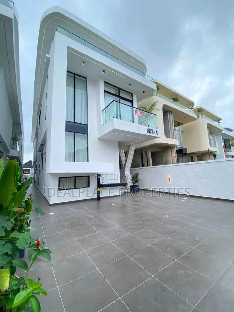 5bdrm Duplex in Lekki for sale