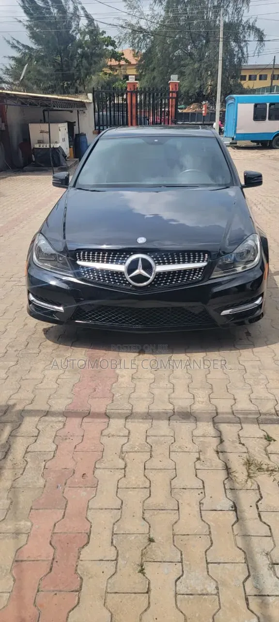 Mercedes-Benz C300 Luxury 4Matic Sedan AWD (3.0L 6cyl 7A) 2012 Black