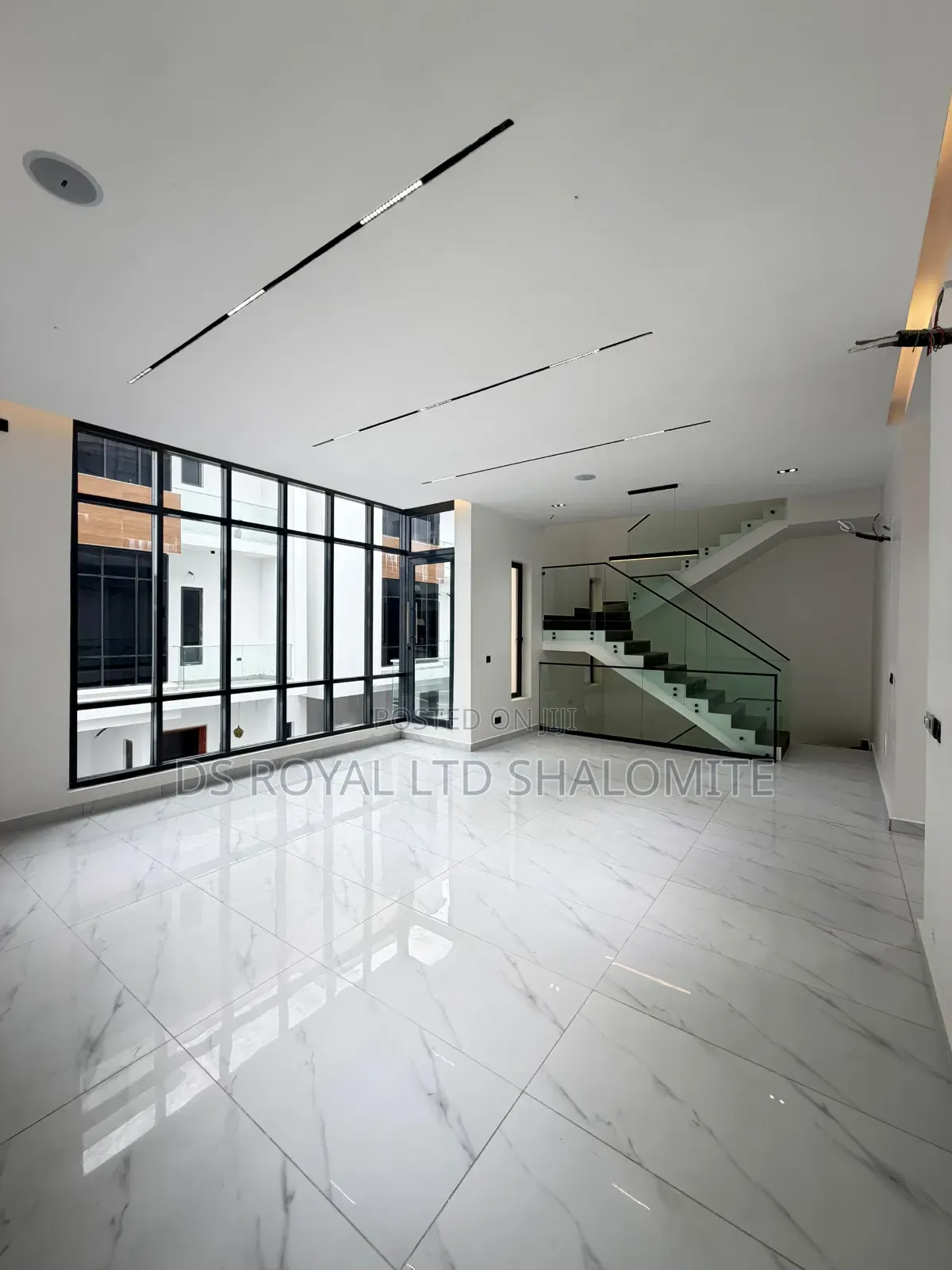4bdrm Duplex in Lekki Phase 1 for sale