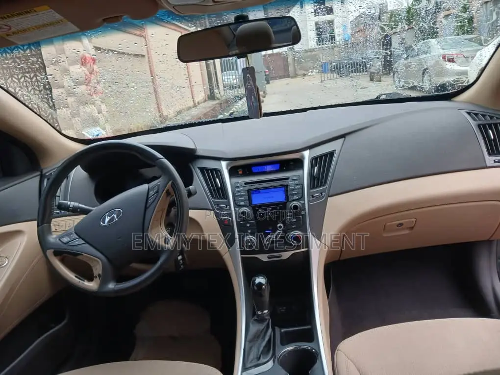 Hyundai Sonata 2012 Red