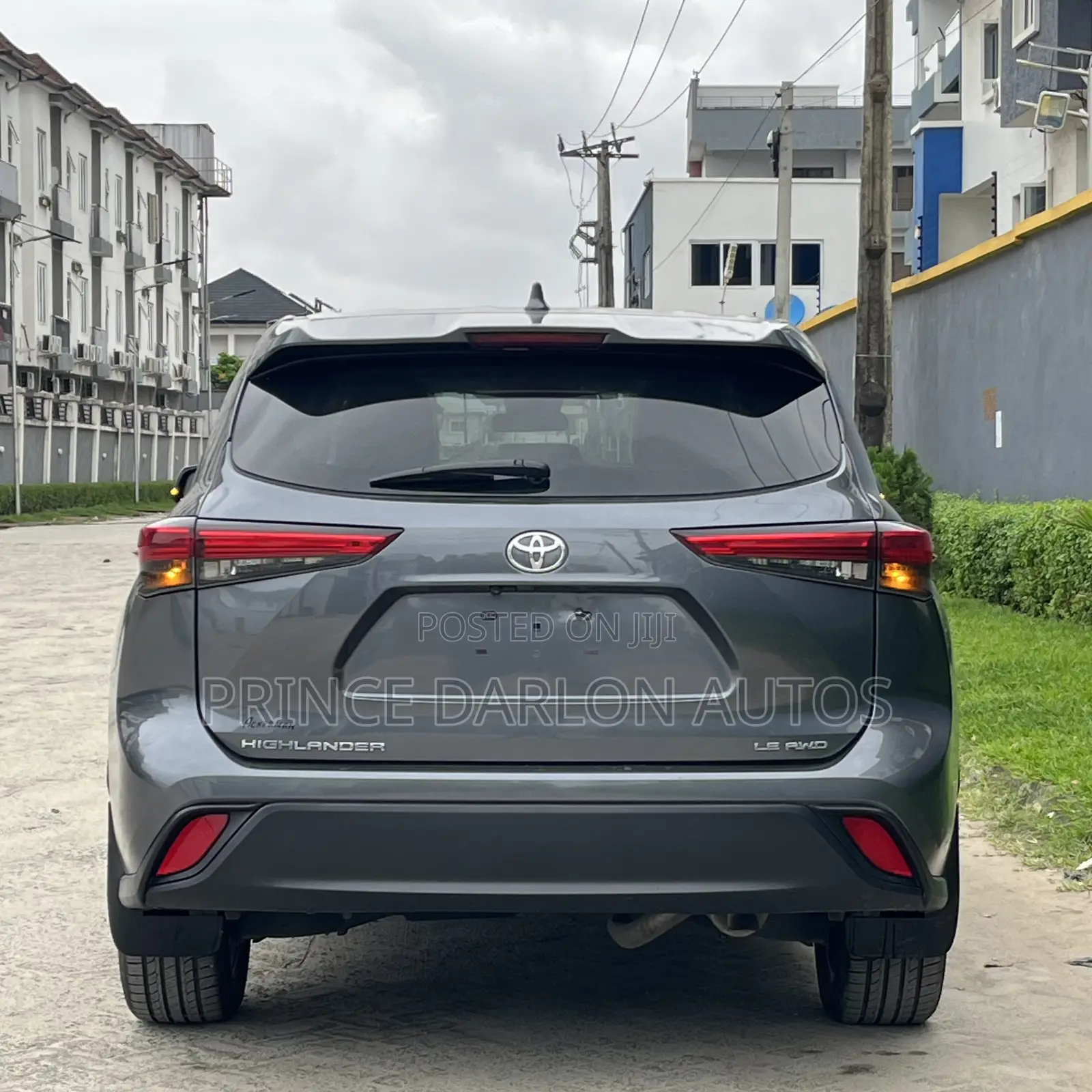 Toyota Highlander LE 2021 Gray