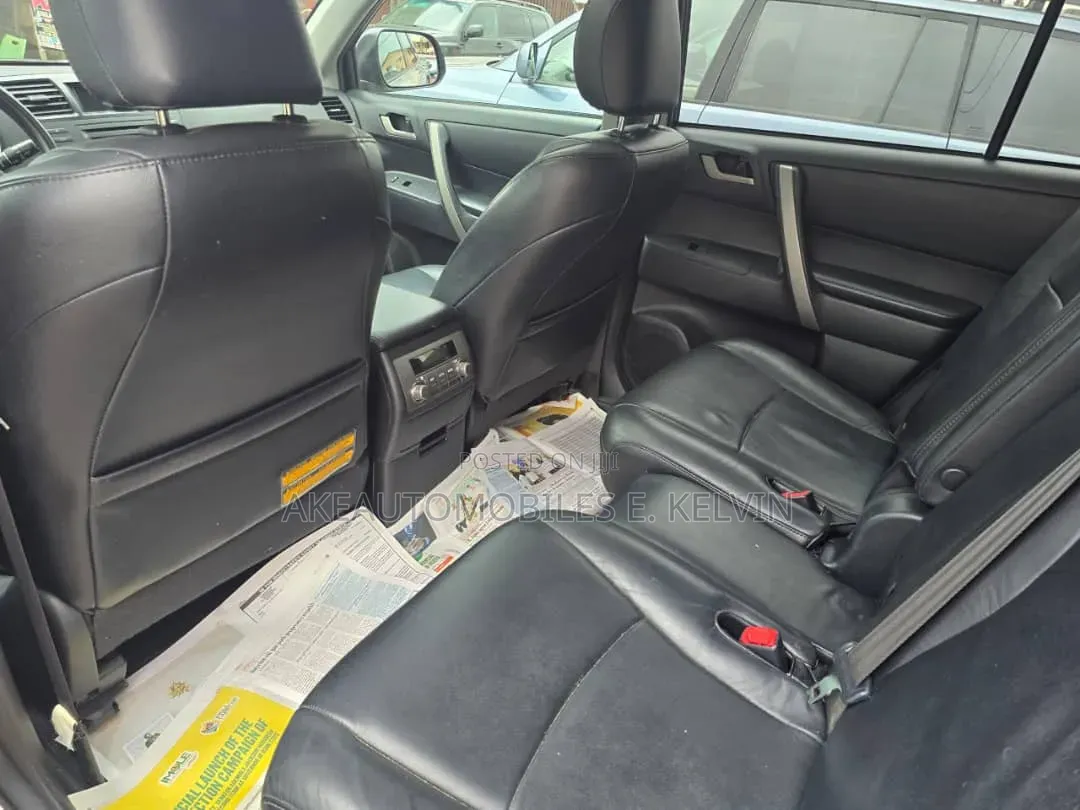 Toyota Highlander 2010 Silver