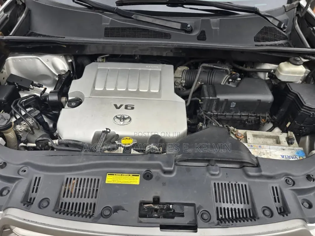 Toyota Highlander 2010 Silver