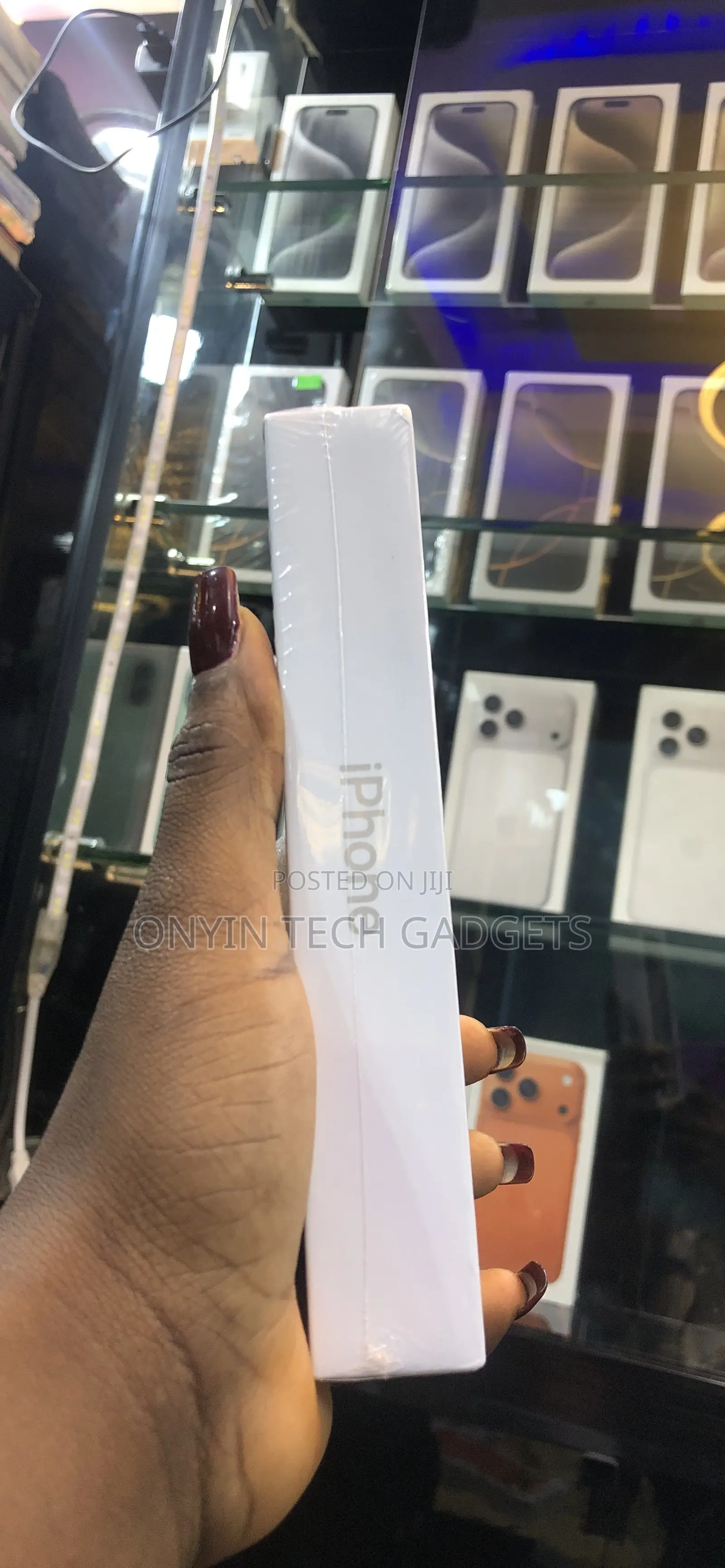 New Apple iPhone 16 Pro 128 GB Gold