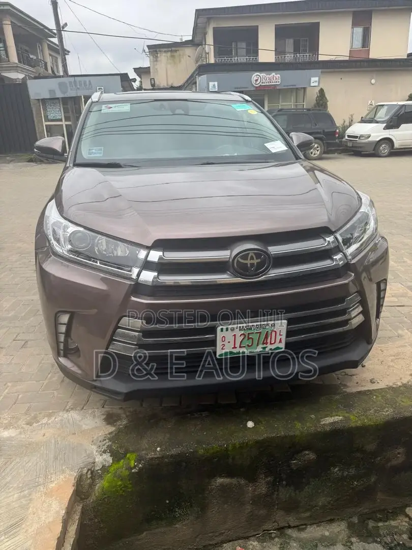 Toyota Highlander 2019 Brown