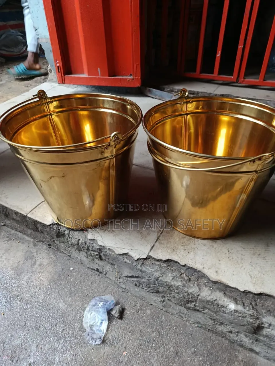 Gold-Colored Stainless Steel/Brass Industrial Buckets