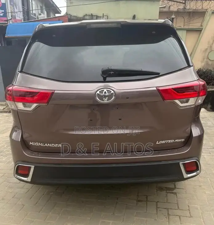 Toyota Highlander 2019 Brown