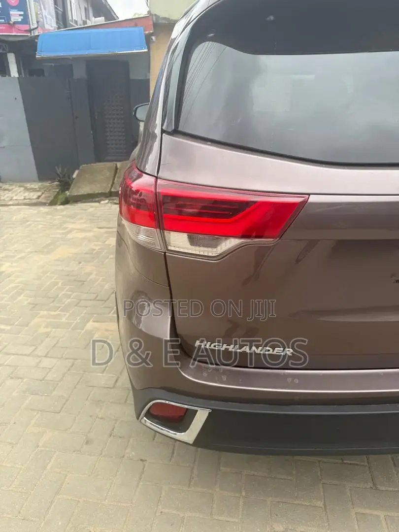 Toyota Highlander 2019 Brown