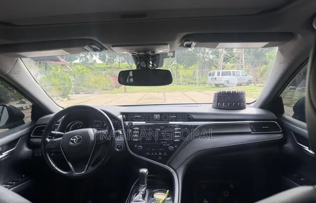 Toyota Camry SE (2.5L 4cyl 8A) 2019 Black