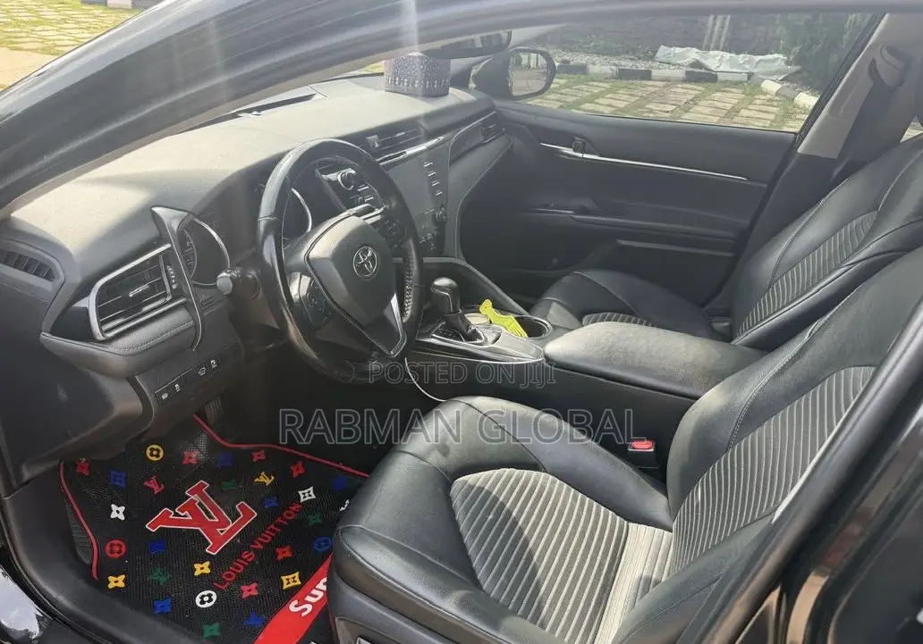 Toyota Camry SE (2.5L 4cyl 8A) 2019 Black