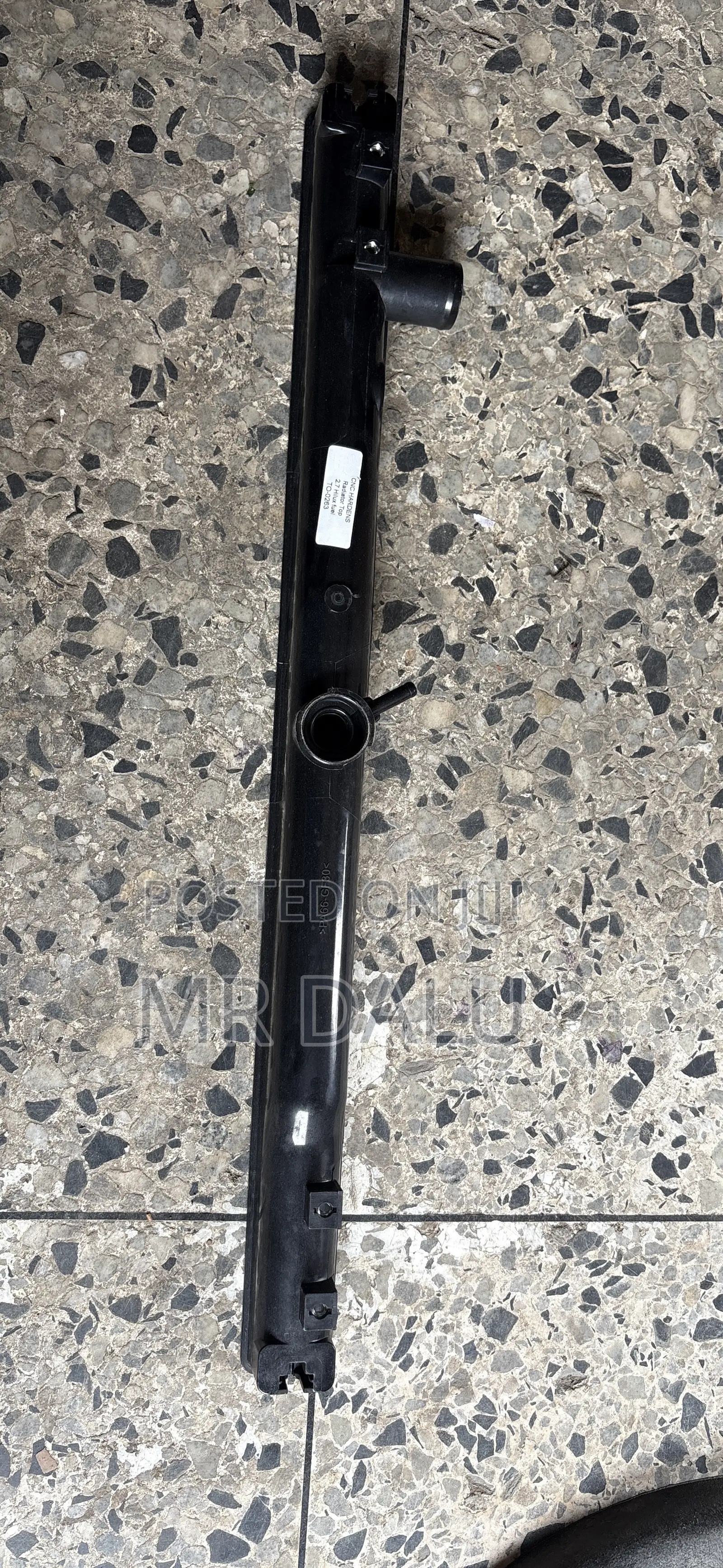 Radiator Top 2.7 Hilux Fuel (2005)