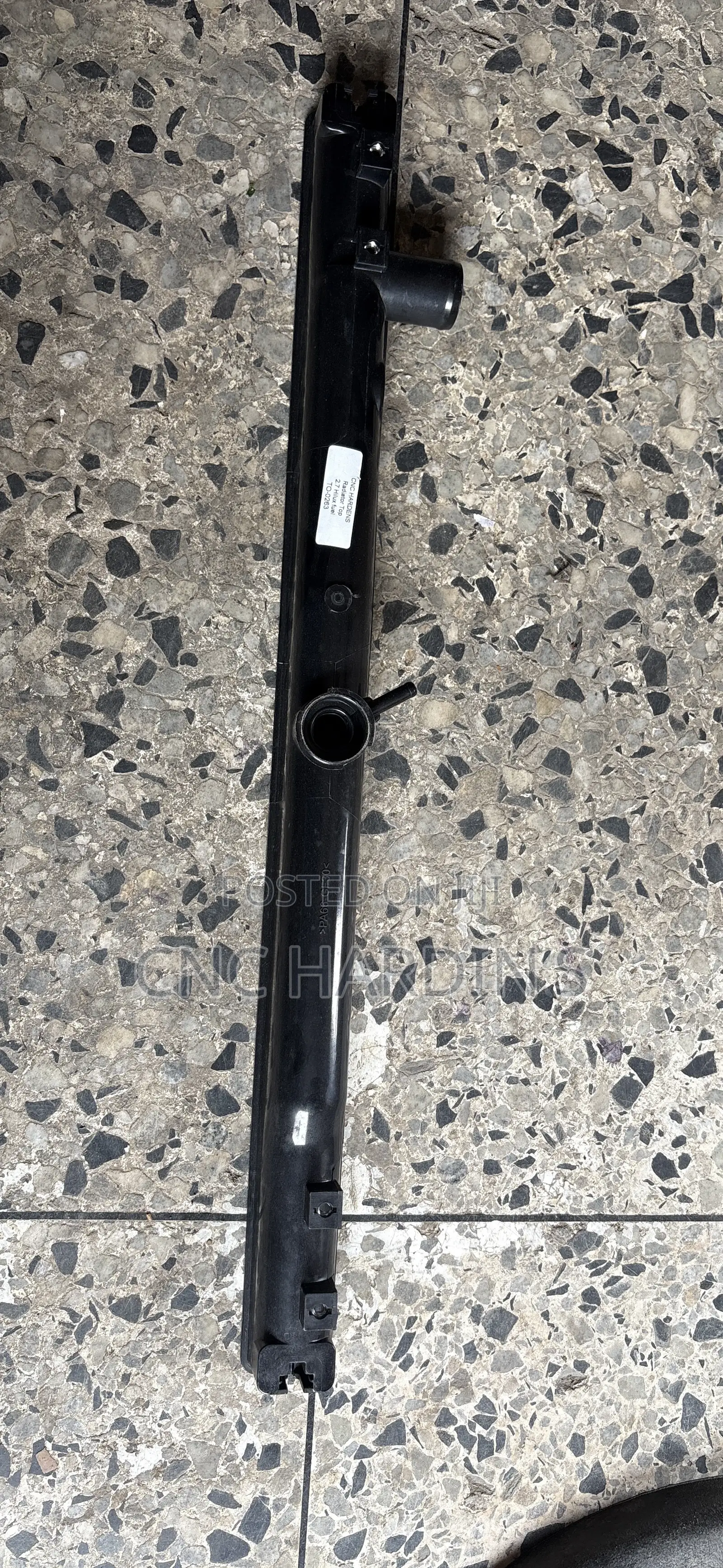 Radiator Top 2.7 Hilux Fuel (2005)