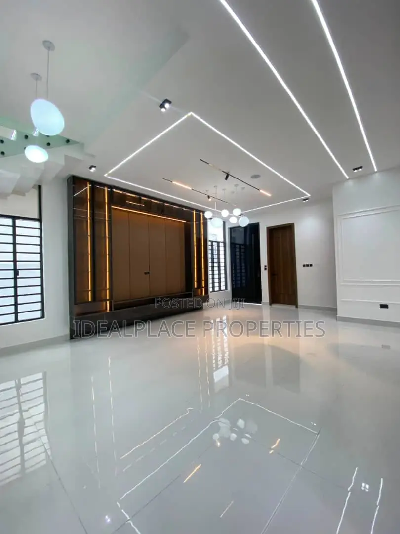 4bdrm Duplex in Lekki for sale