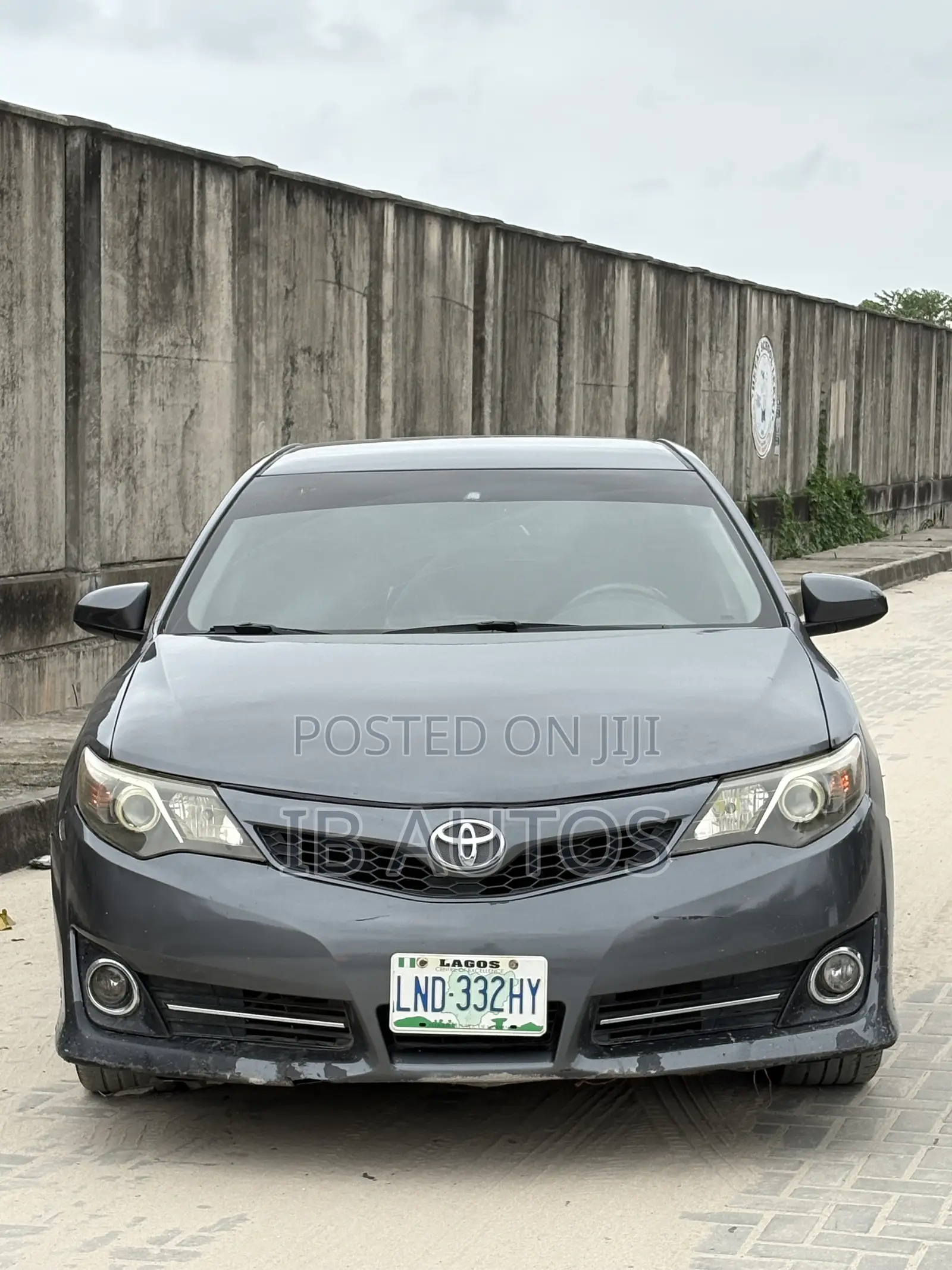 Toyota Camry SE 4dr Sedan (2.5L 4cyl 6A) 2013 Gray