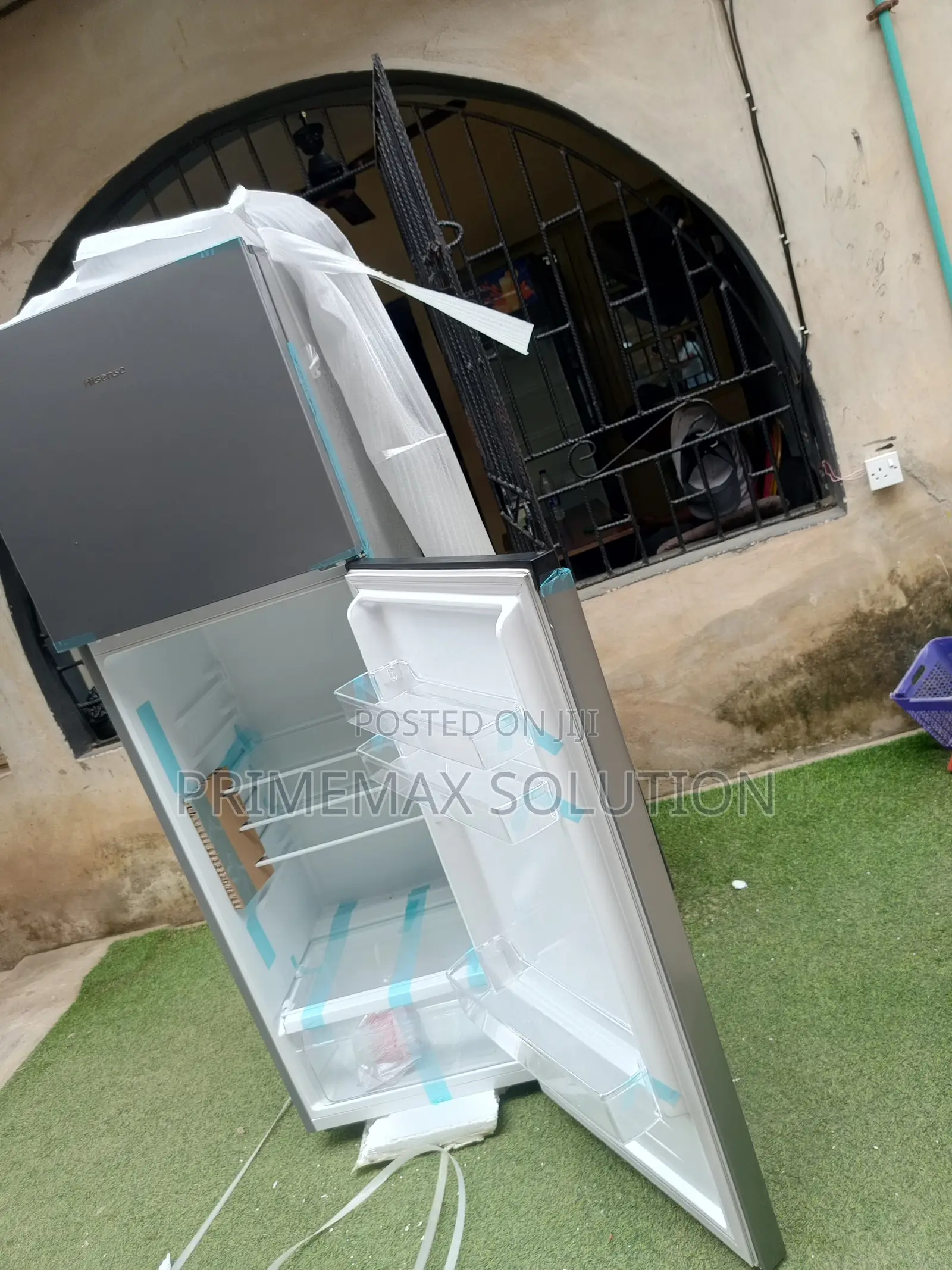 Hisense 306DR – 295 Litres of Smart, Reliable Cooling