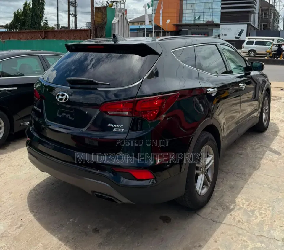 Hyundai Santa Fe Limited Ultimate FWD 2018 Black