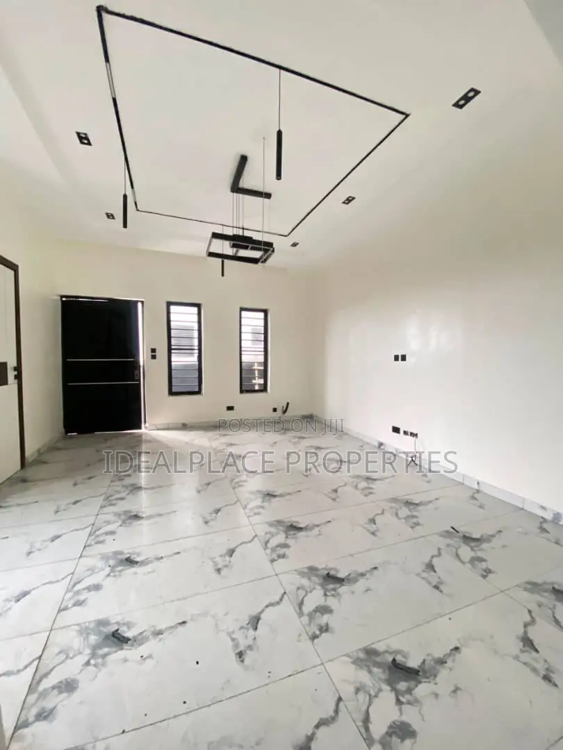 4bdrm Duplex in Lekki for sale