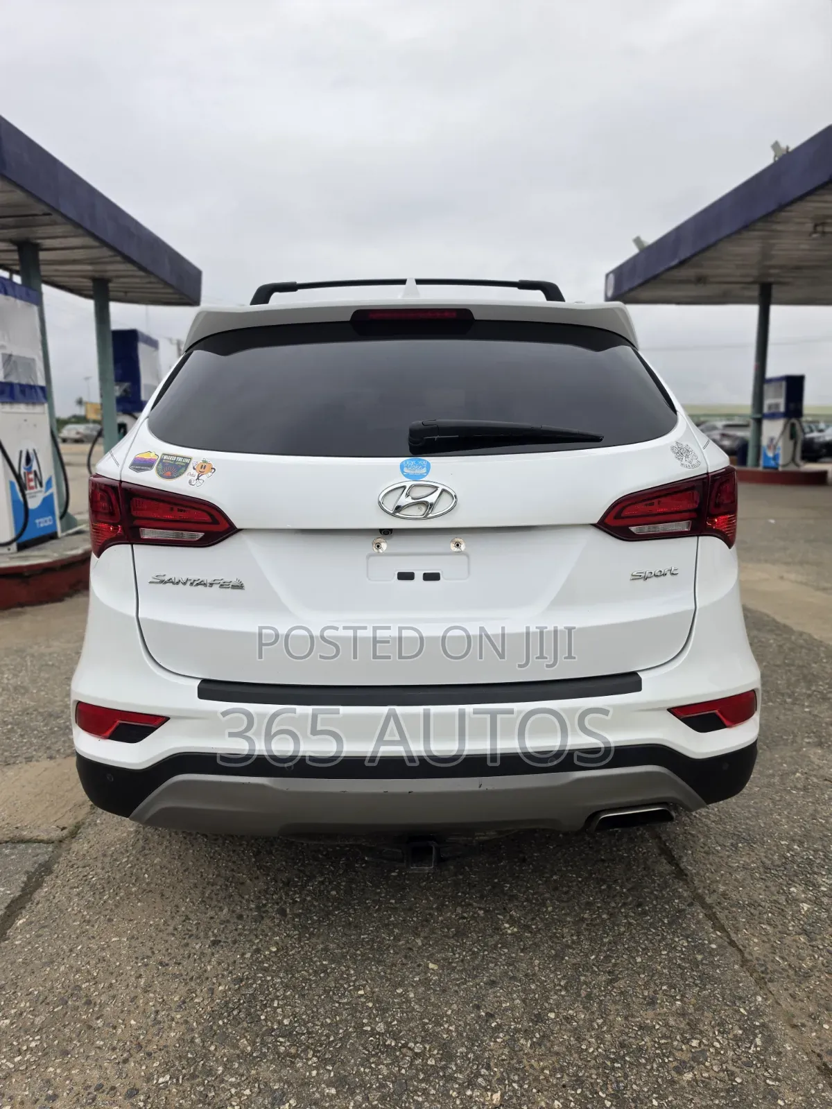 Hyundai Santa Fe SE AWD 2017 White