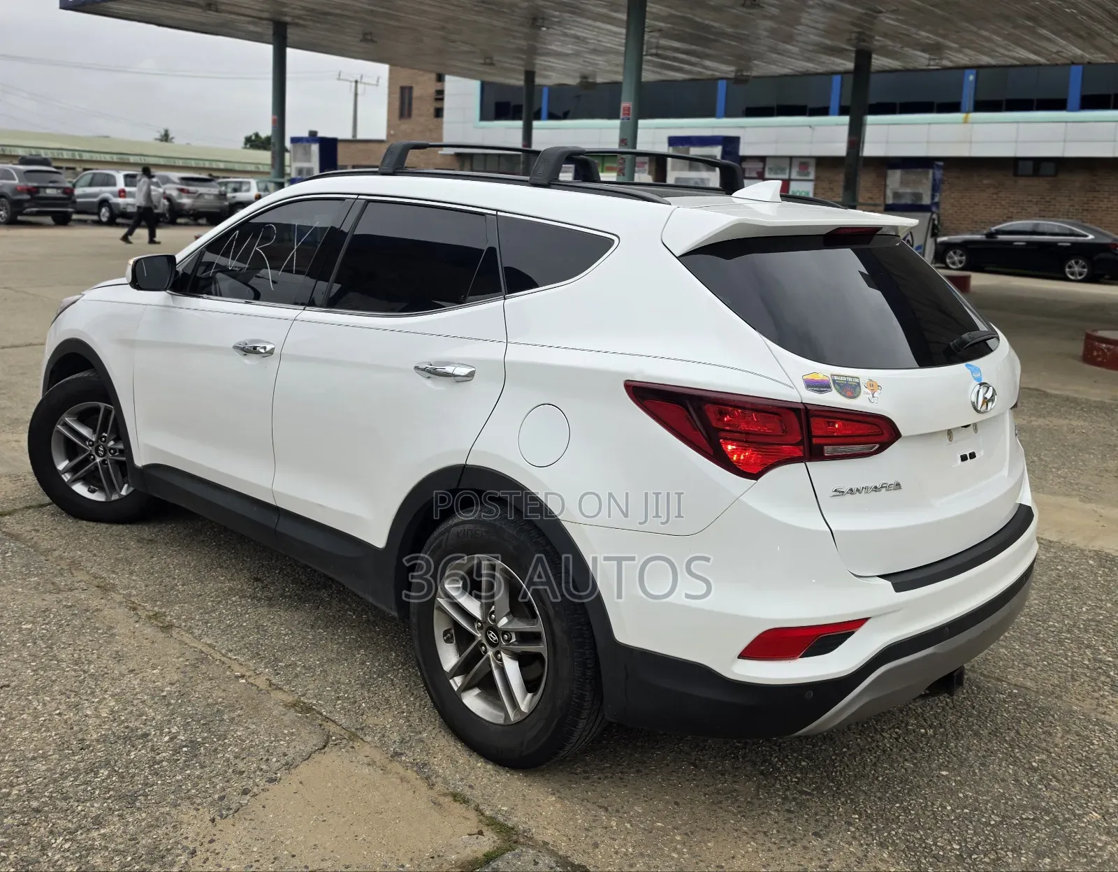 Hyundai Santa Fe SE AWD 2017 White