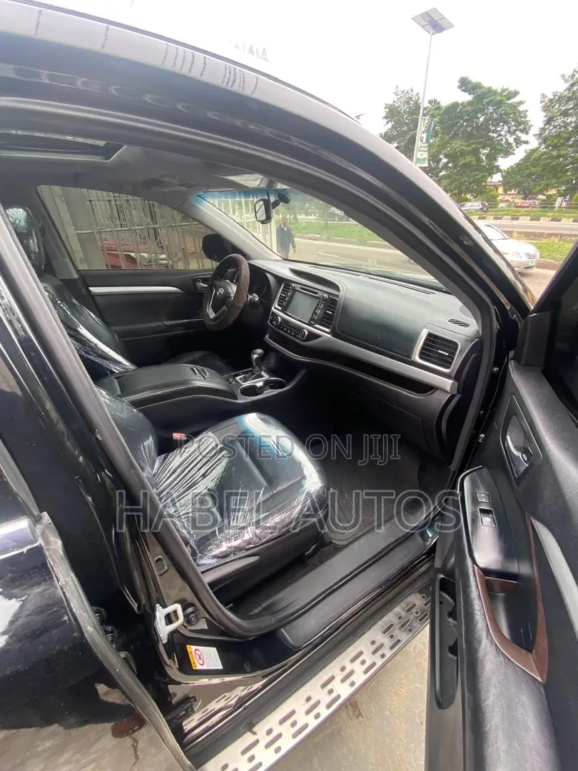 Toyota Highlander XLE V6 4x4 (3.5L 6cyl 6A) 2016 Black