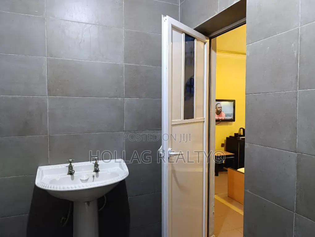 25 Rooms Hotel at Acme, Ikeja.