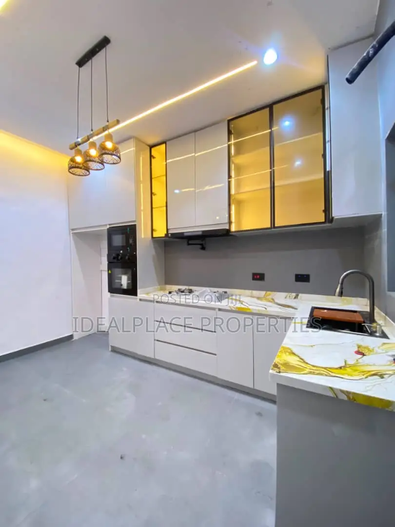 4bdrm Duplex in Lekki for sale