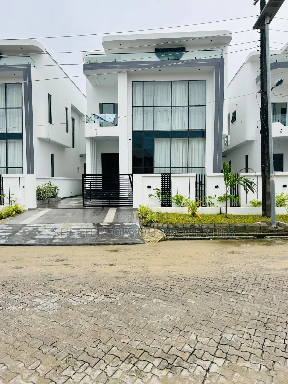 4bdrm Duplex in Off Lekki-Epe Expressway for sale