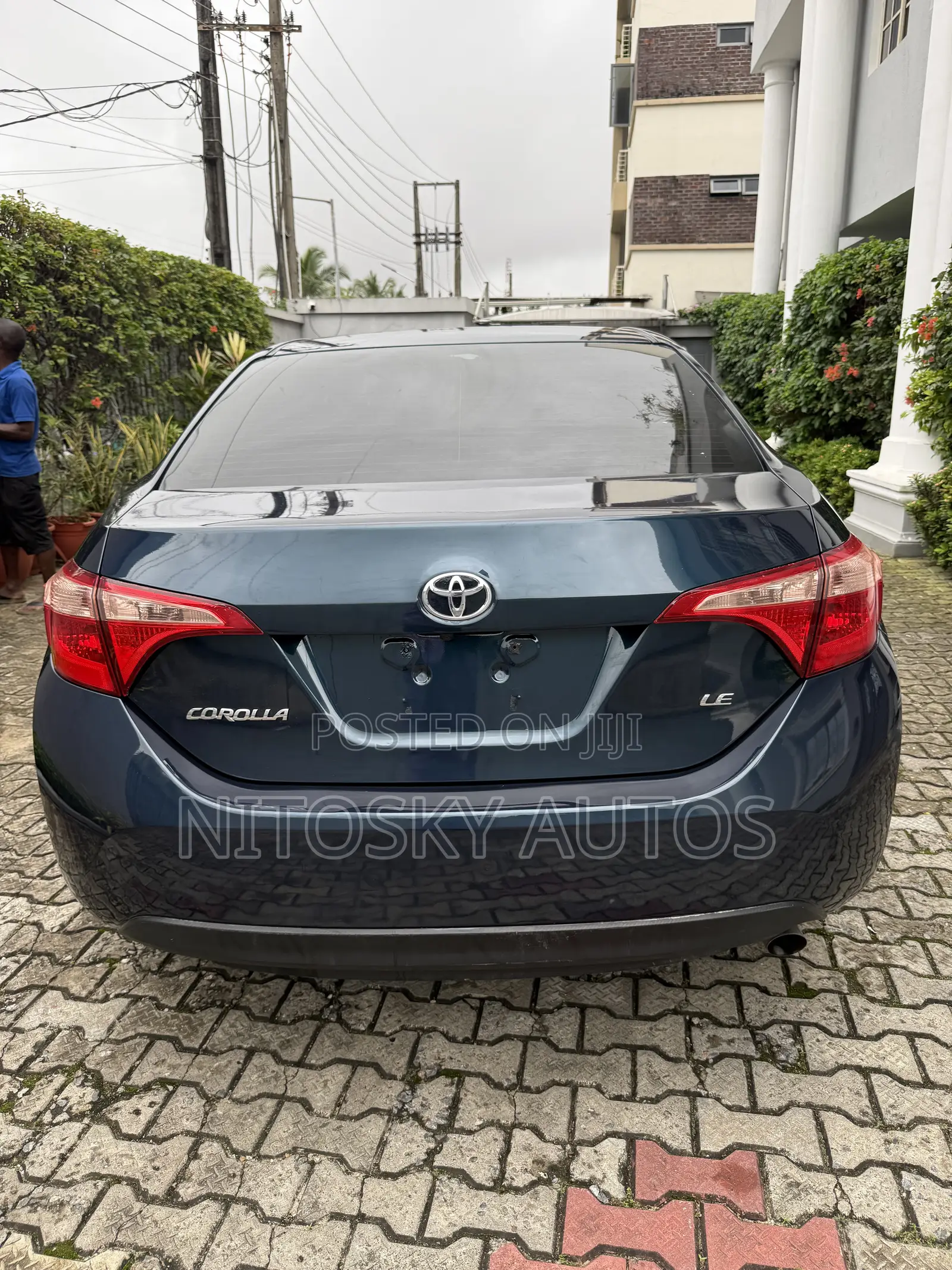 Toyota Corolla LE (1.8L 4cyl 2A) 2019 Blue