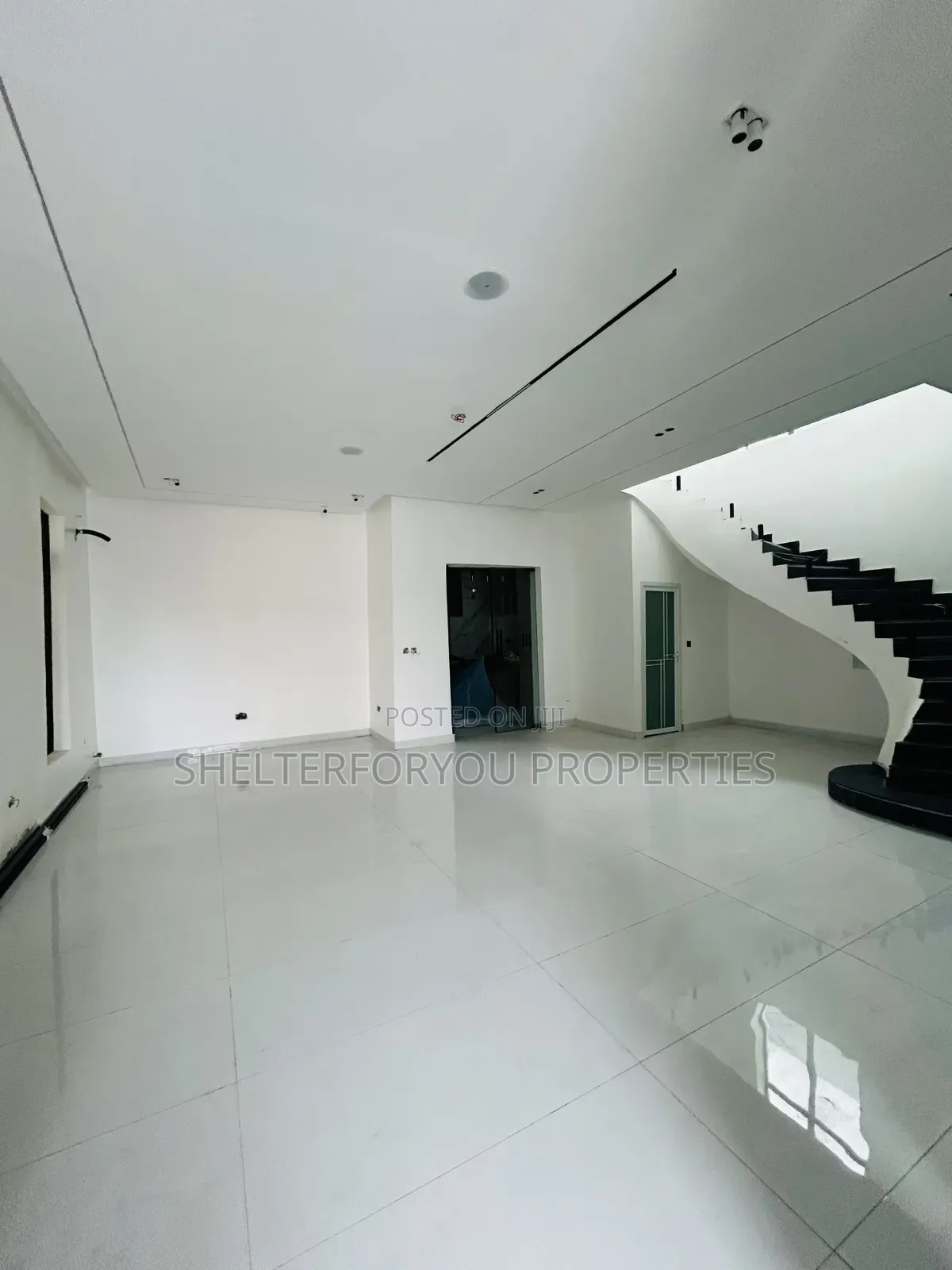 4bdrm Duplex in Off Lekki-Epe Expressway for sale