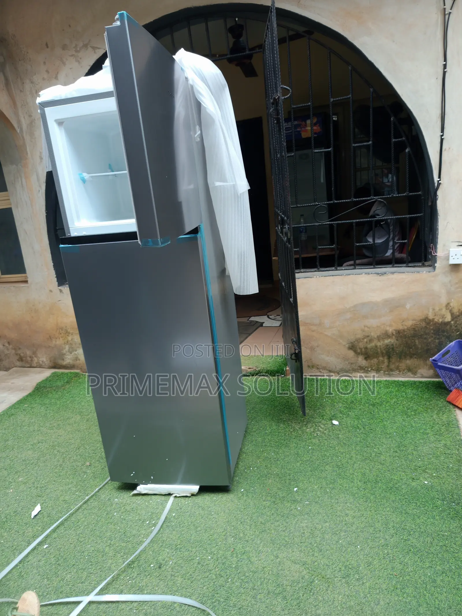 Spacious Silent: Hisense 306DR Refrigerator Review-Read