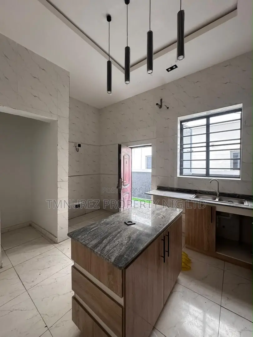 4bdrm Duplex in Lekki Phase 2 for rent