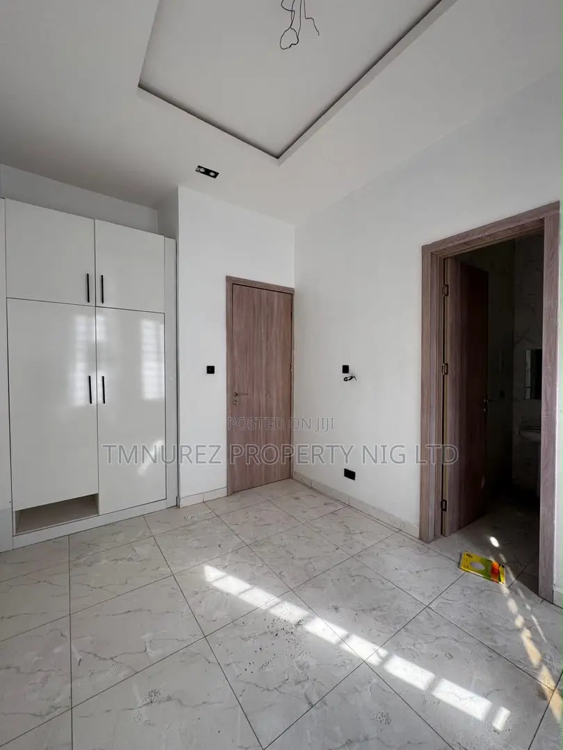 4bdrm Duplex in Lekki Phase 2 for rent