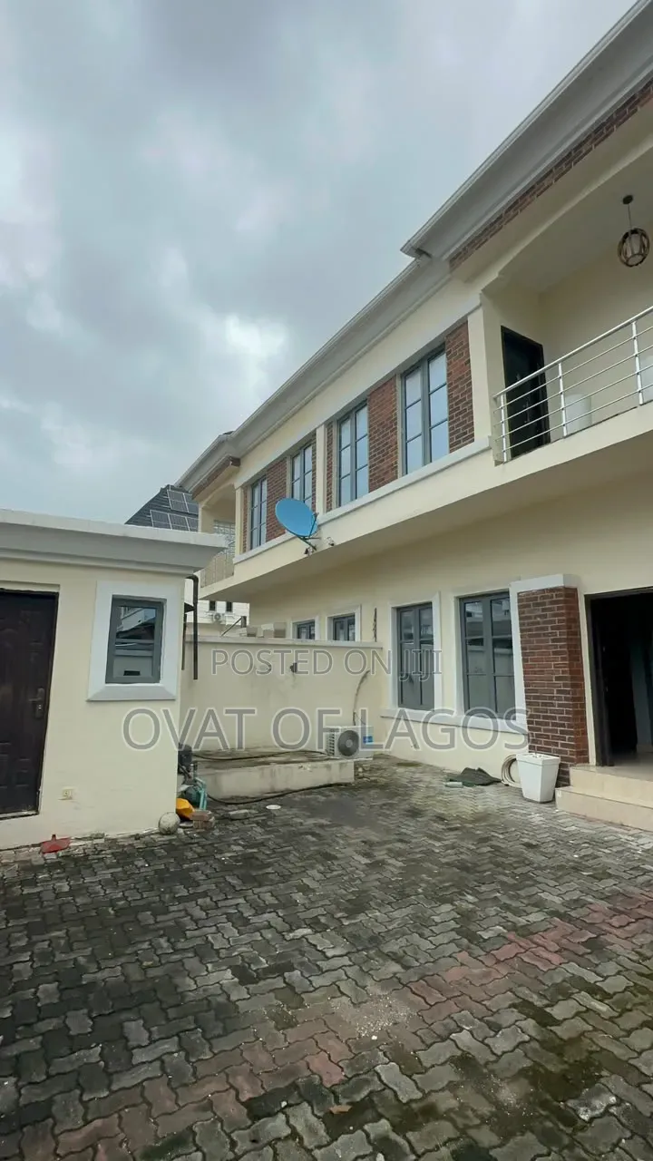 3bdrm Duplex in Chevron for rent