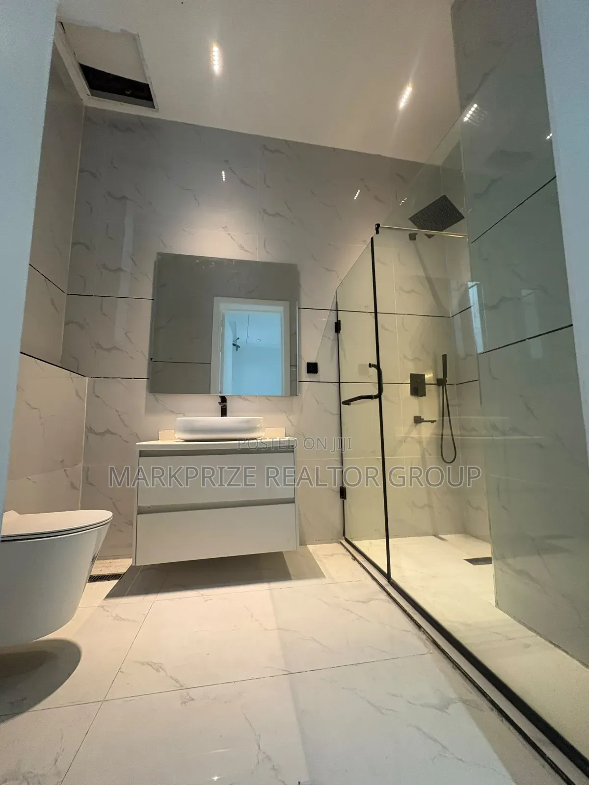 5bdrm Duplex in Lekki County Homes, Ikota for sale