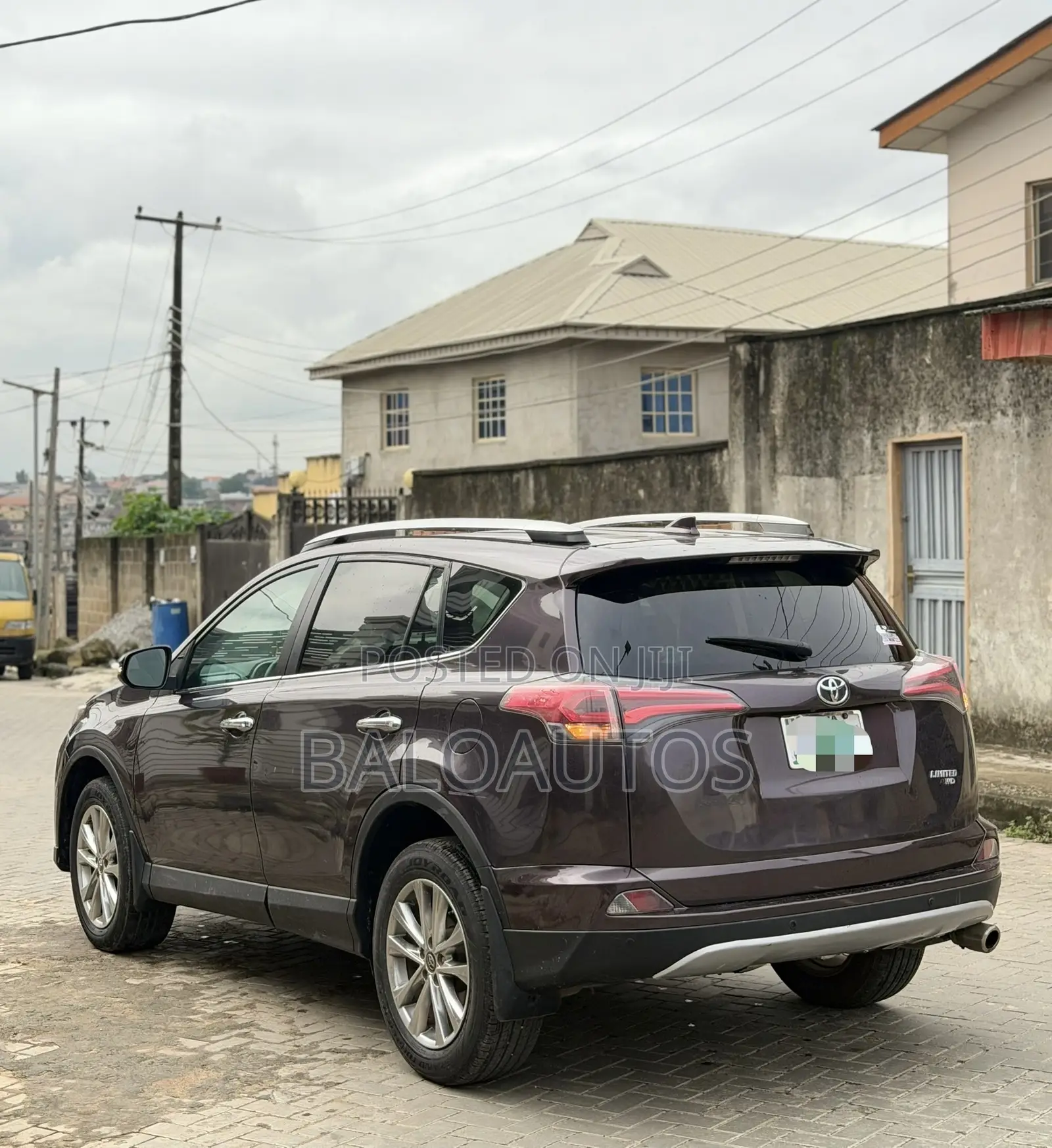 Toyota RAV4 XLE AWD (2.5L 4cyl 6A) 2017 Burgundy